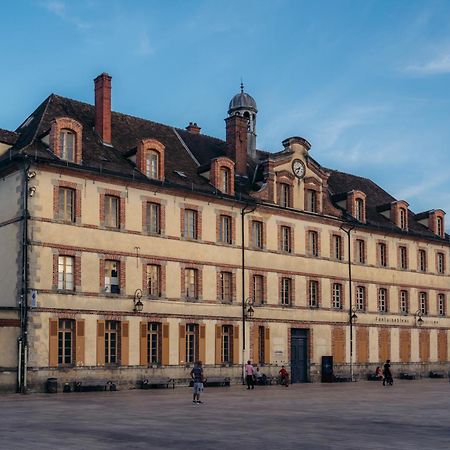Le Clocher Du Chateau Фонтенбло Екстер'єр фото