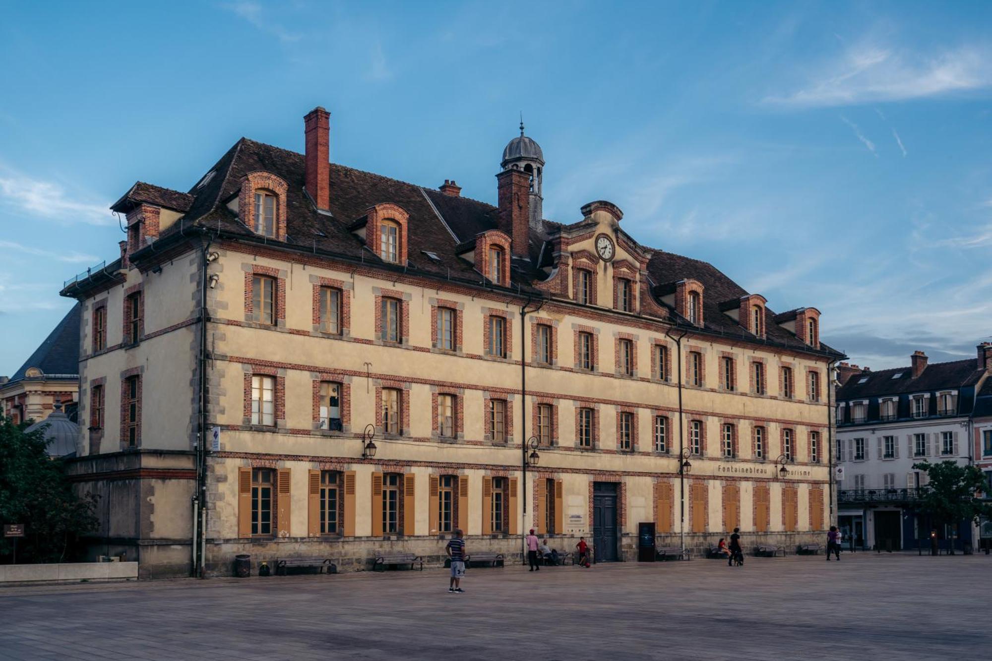 Le Clocher Du Chateau Фонтенбло Екстер'єр фото
